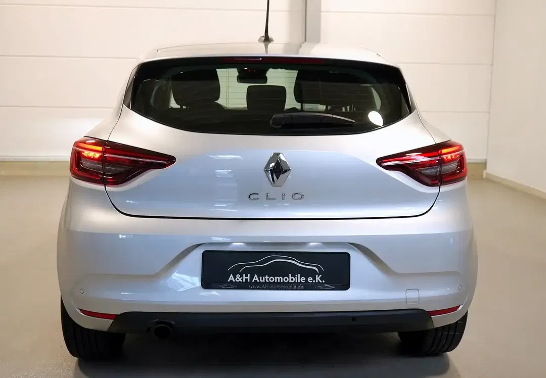 Renault Clio - Thumbnail 3