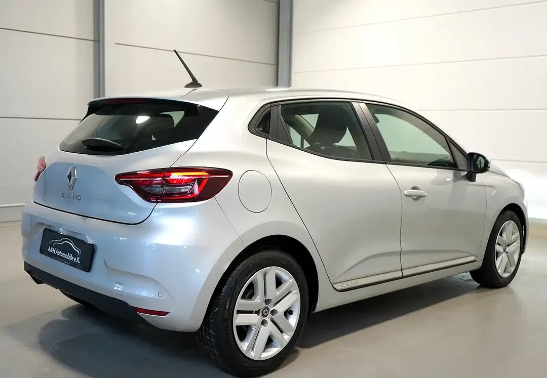 Renault Clio - Thumbnail 4