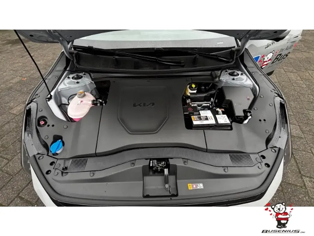 Kia EV4 - Thumbnail 12