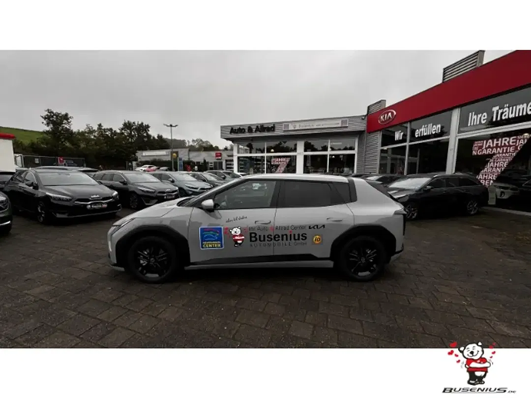 Kia EV4 - Thumbnail 5