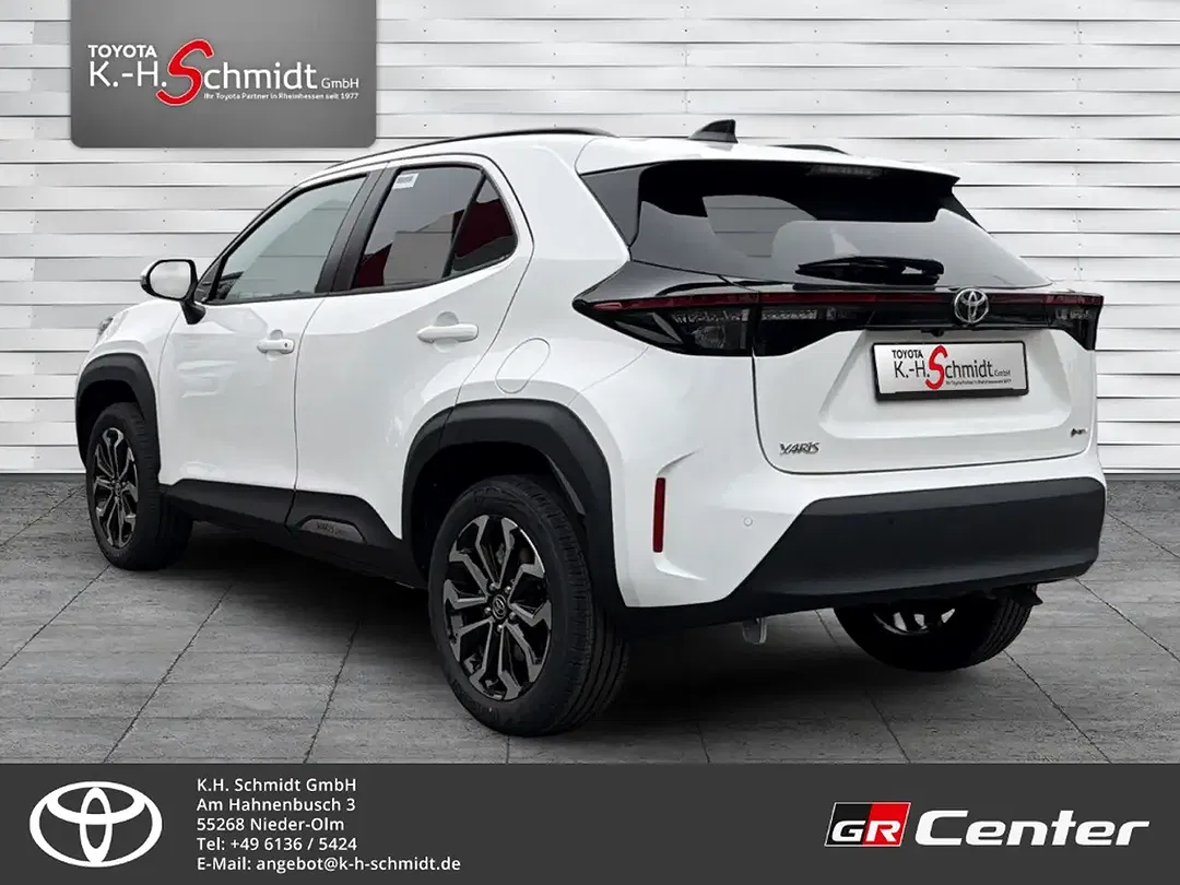 Toyota Yaris Cross - Thumbnail 2