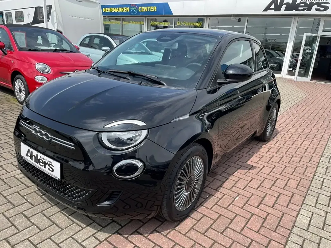 Fiat 500e - Thumbnail 1