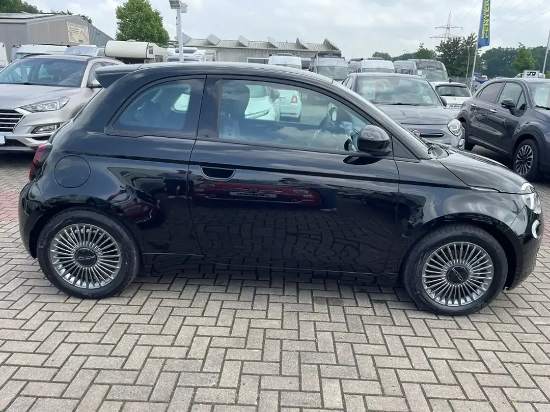 Fiat 500e - Thumbnail 9