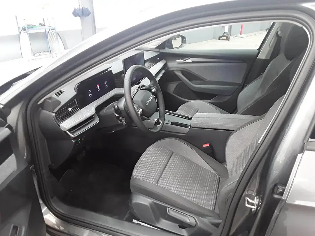 Skoda Superb - Thumbnail 2