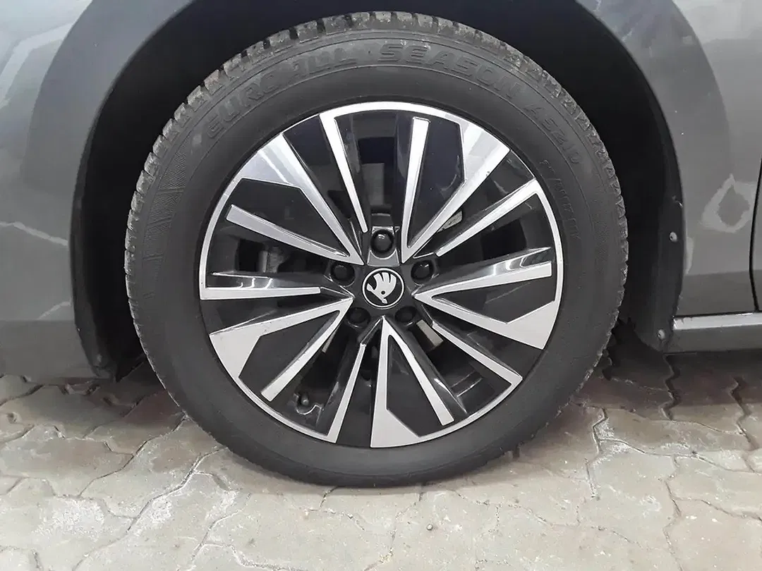 Skoda Superb - Thumbnail 8