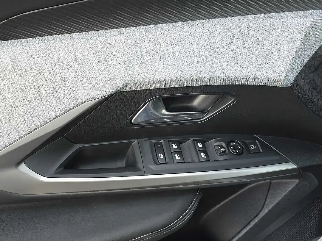 Peugeot 5008 - Thumbnail 10