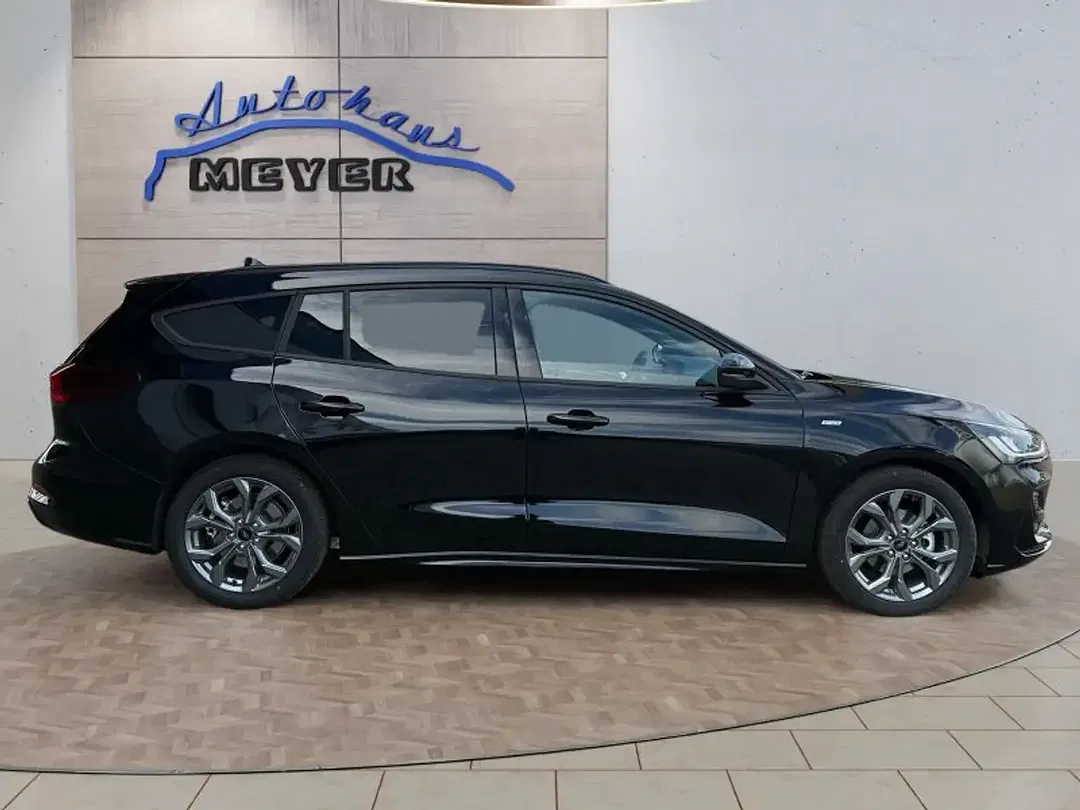 Ford Focus - Thumbnail 7