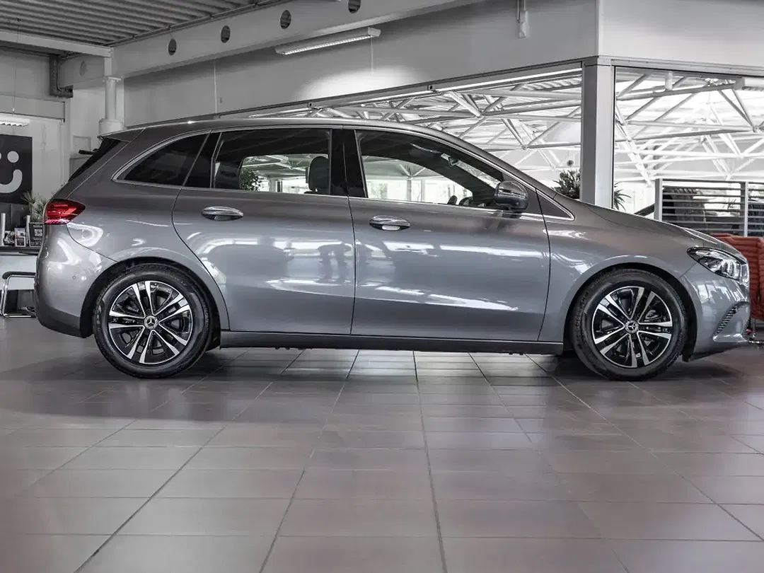 Mercedes-Benz B 220 - Thumbnail 4