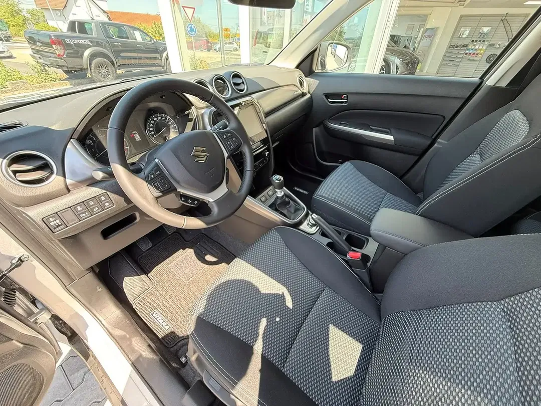 Suzuki Vitara - Thumbnail 4