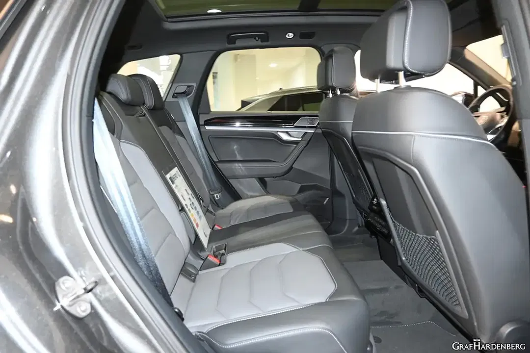 Volkswagen Touareg - Thumbnail 13