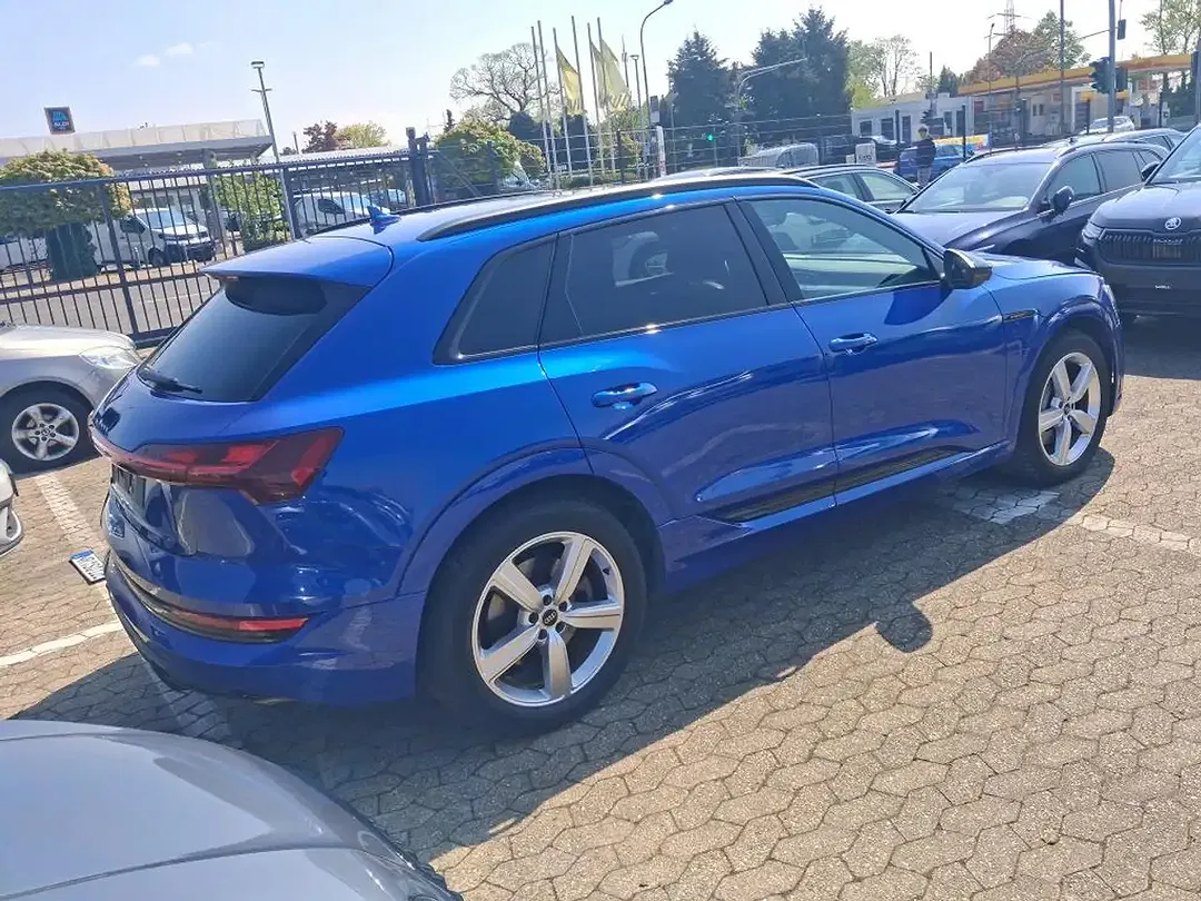 Audi e-tron - Thumbnail 7