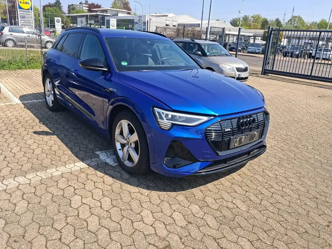 Audi e-tron - Thumbnail 5