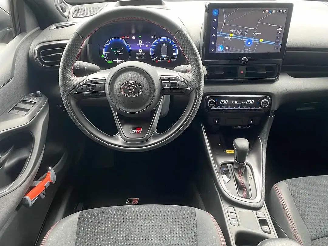 Toyota Yaris - Thumbnail 10