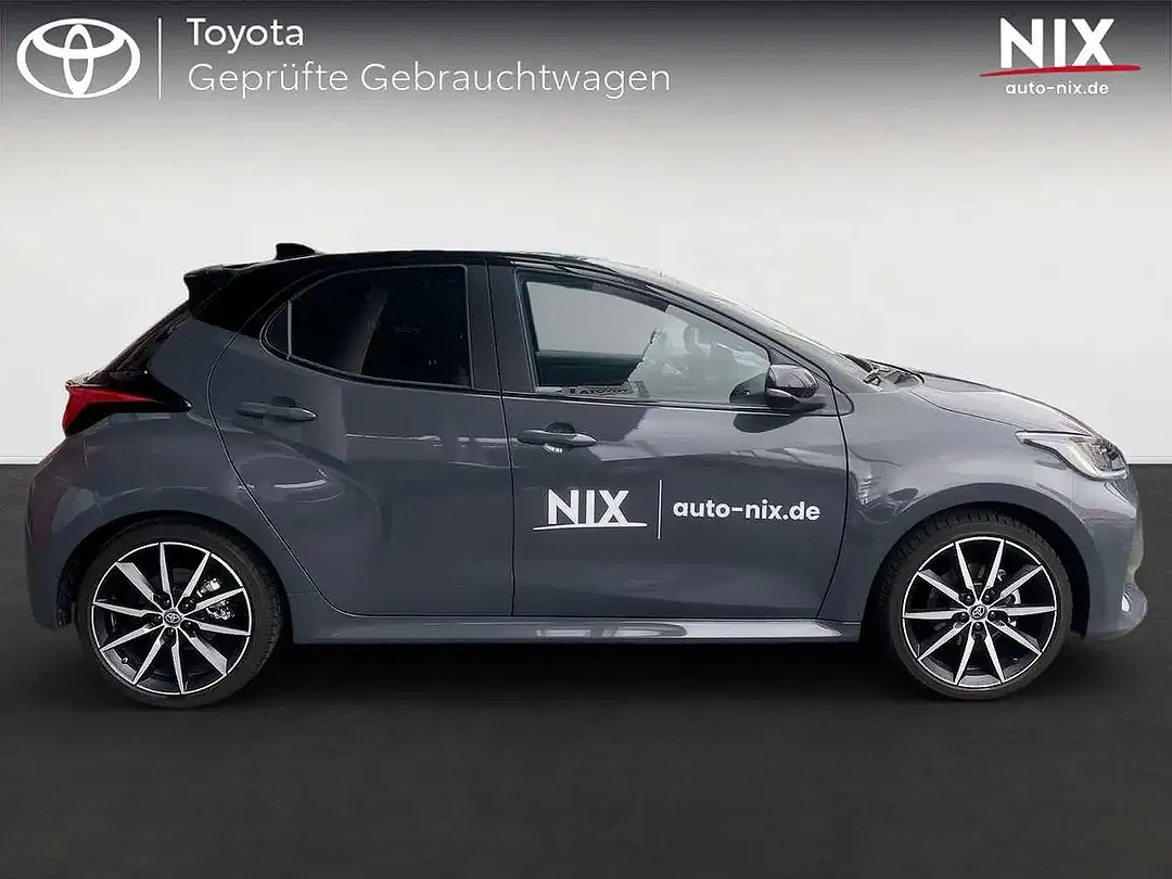 Toyota Yaris - Thumbnail 3