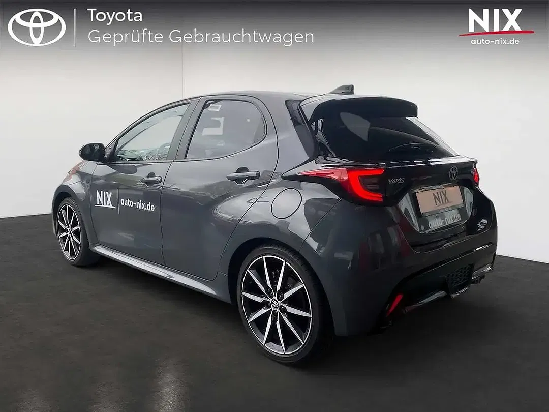 Toyota Yaris - Thumbnail 5
