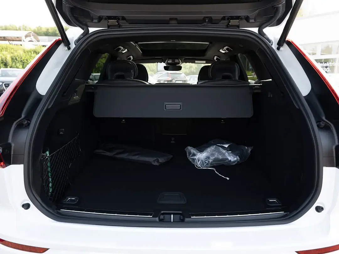 Volvo XC60 - Thumbnail 8