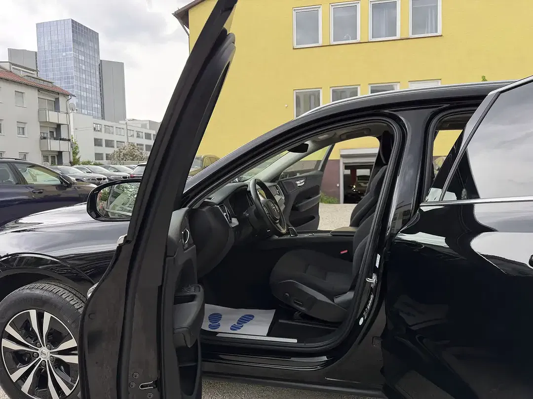 Volvo XC60 - Thumbnail 6