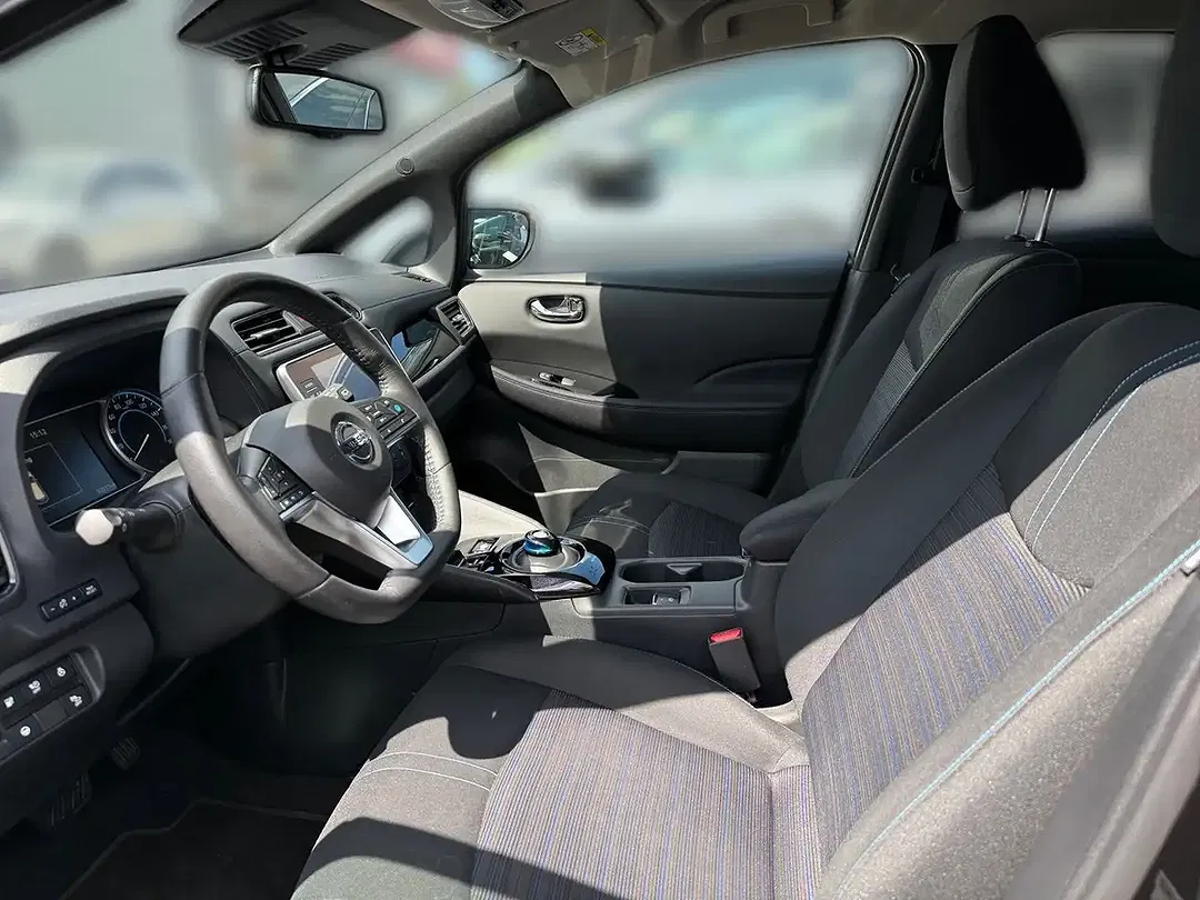 Nissan Leaf - Thumbnail 10