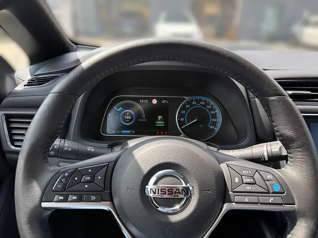 Nissan Leaf - Thumbnail 12