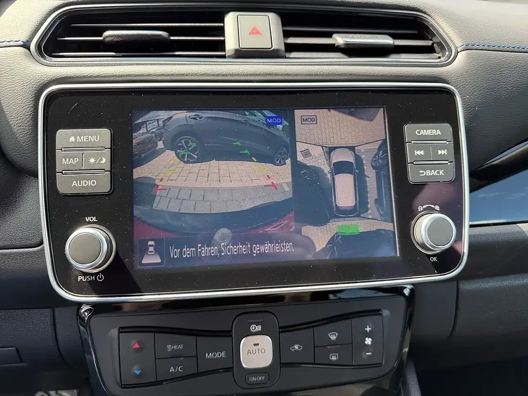 Nissan Leaf - Thumbnail 14