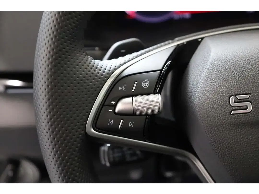 Skoda Karoq - Thumbnail 9