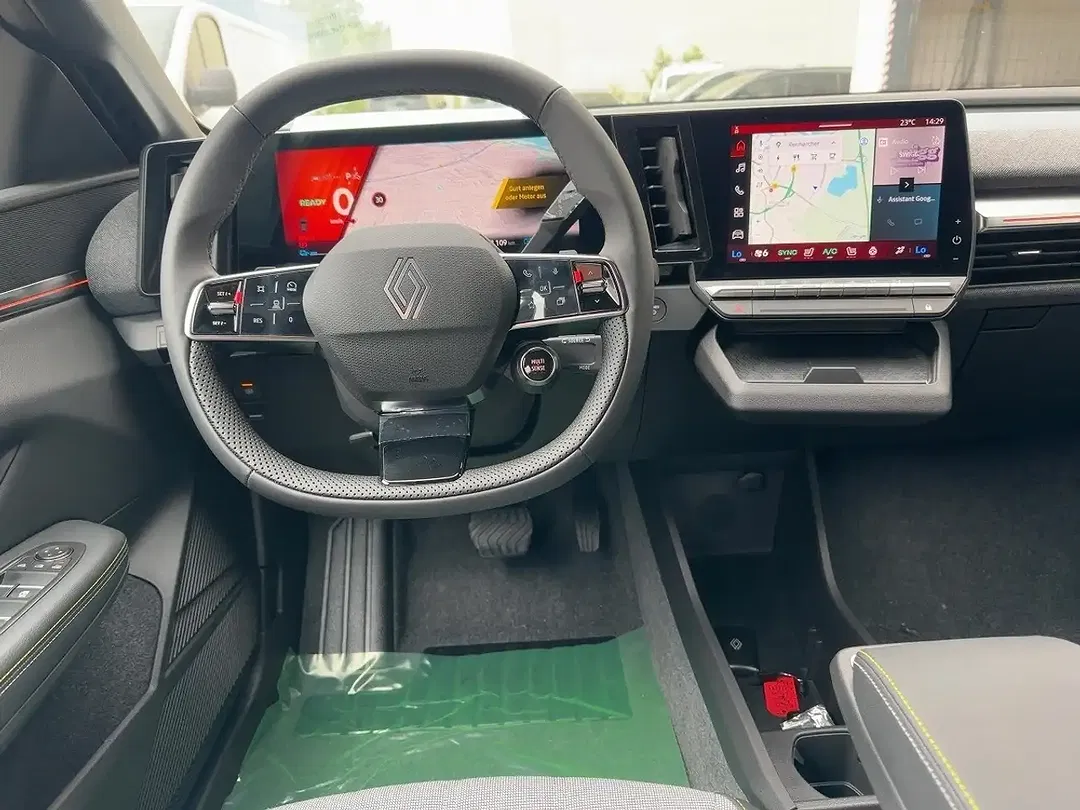 Renault Megane E-Tech - Thumbnail 10