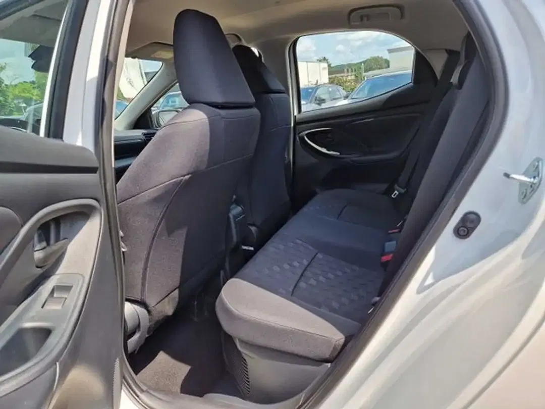 Toyota Yaris - Thumbnail 11