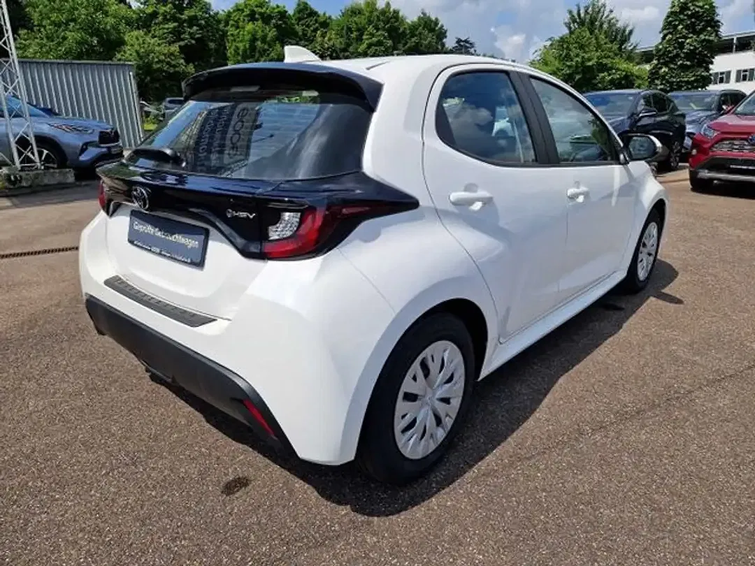 Toyota Yaris - Thumbnail 5