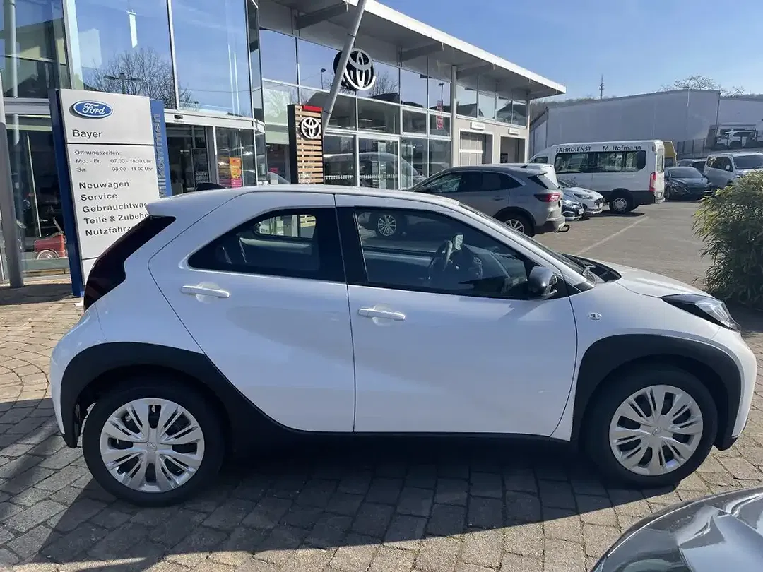 Toyota Aygo X - Thumbnail 2