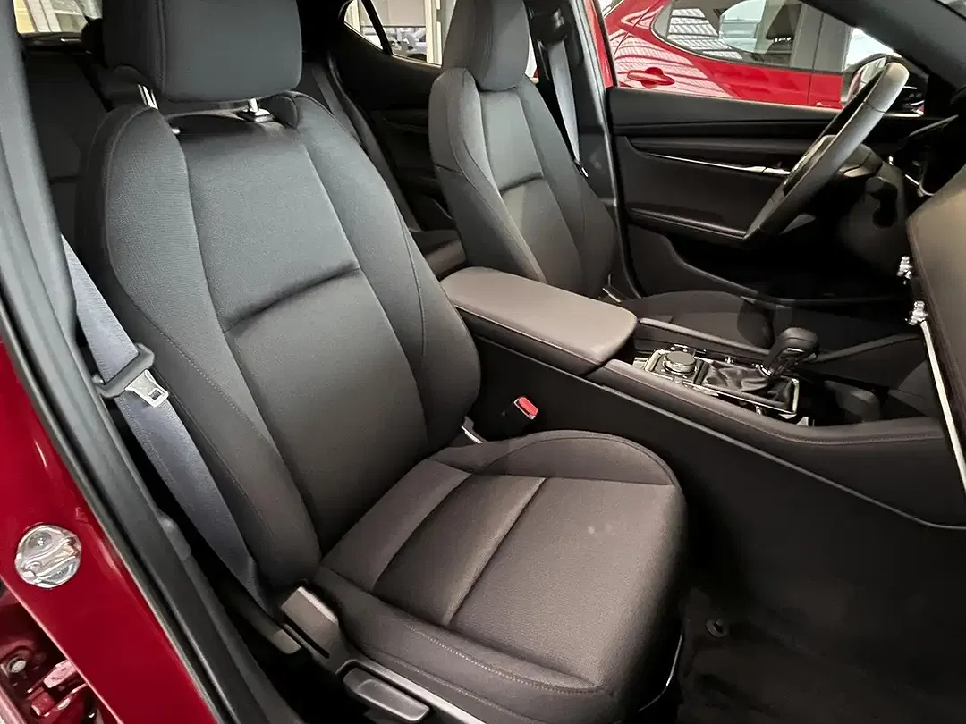 Mazda 3 - Thumbnail 9