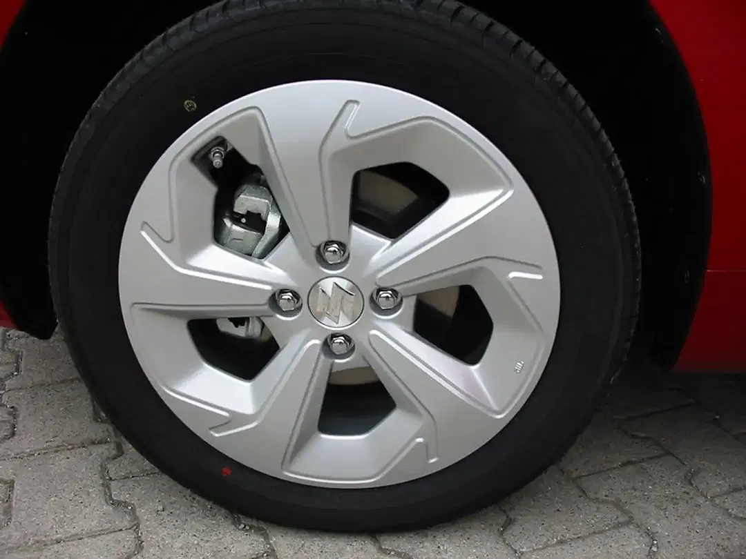 Suzuki Swift - Thumbnail 16