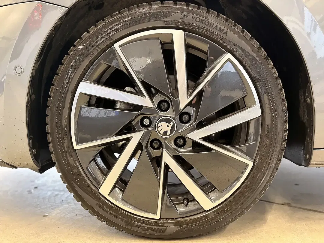 Skoda Octavia - Thumbnail 3