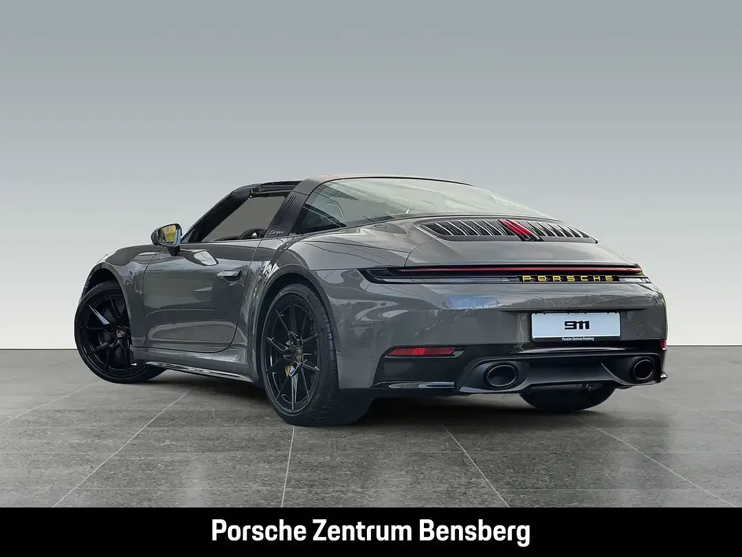 Porsche 911 - Thumbnail 3