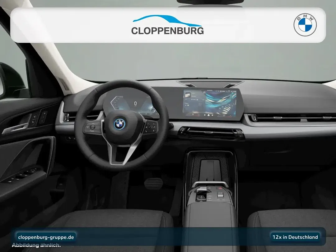 BMW iX1 - Thumbnail 3