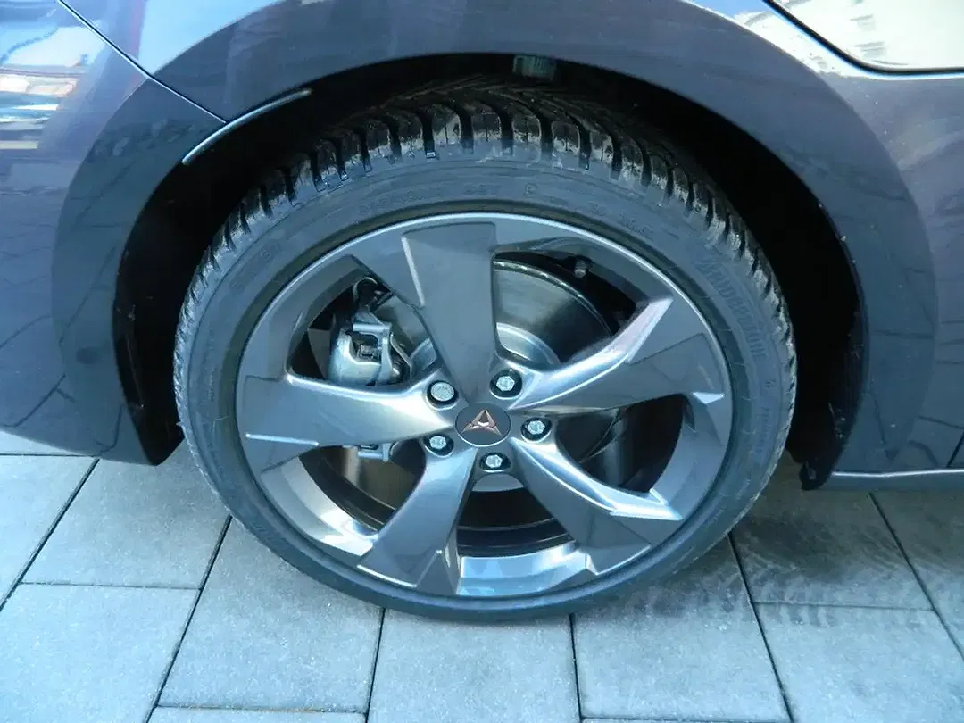 CUPRA Leon - Thumbnail 4