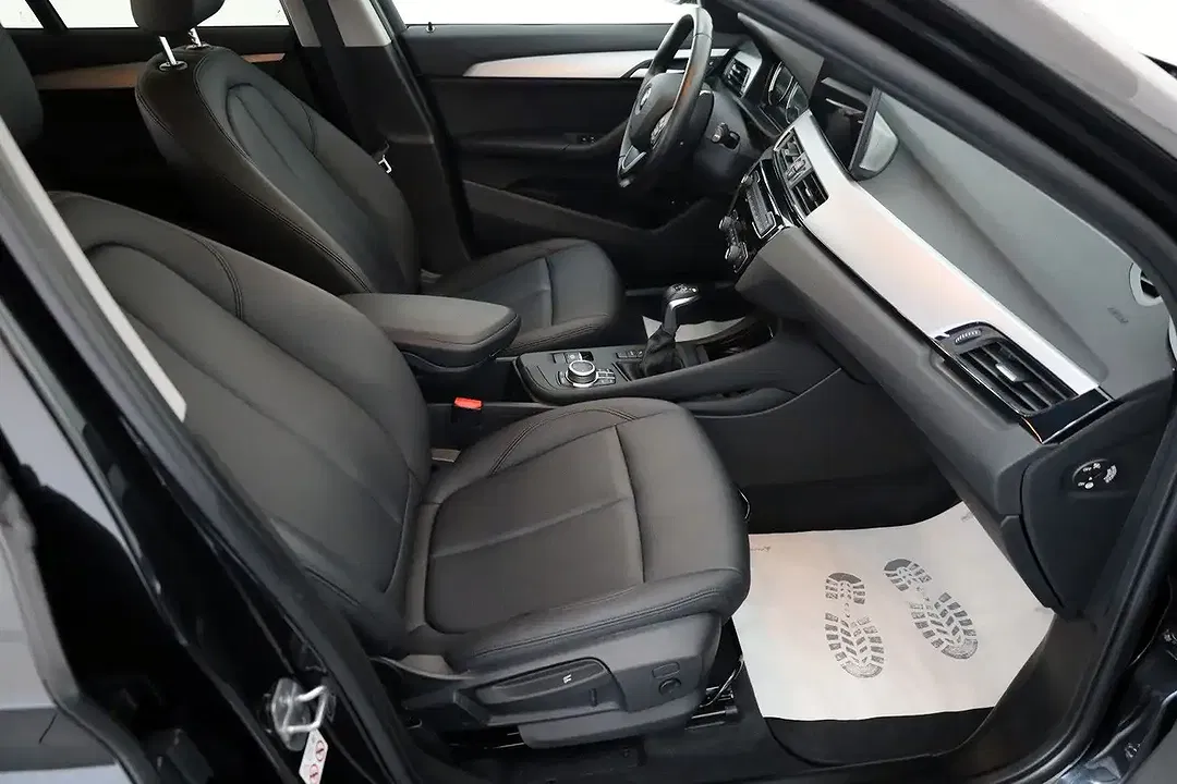 BMW X1 - Thumbnail 3