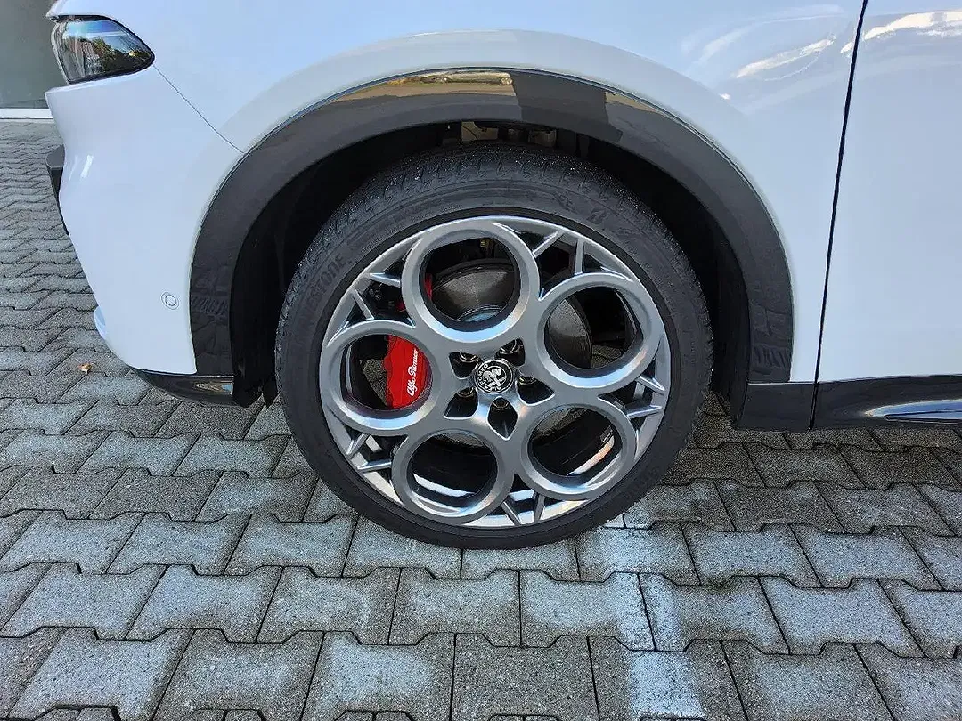 Alfa Romeo Tonale Veloce - foto 2