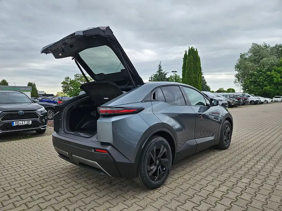 Toyota C-HR - Thumbnail 11