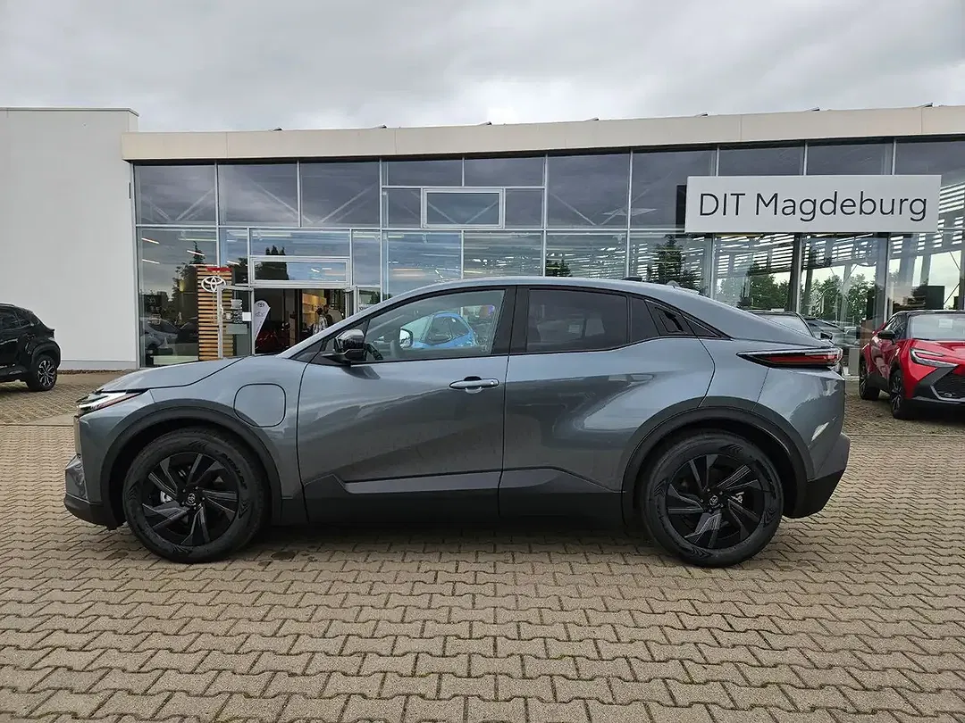 Toyota C-HR - Thumbnail 6