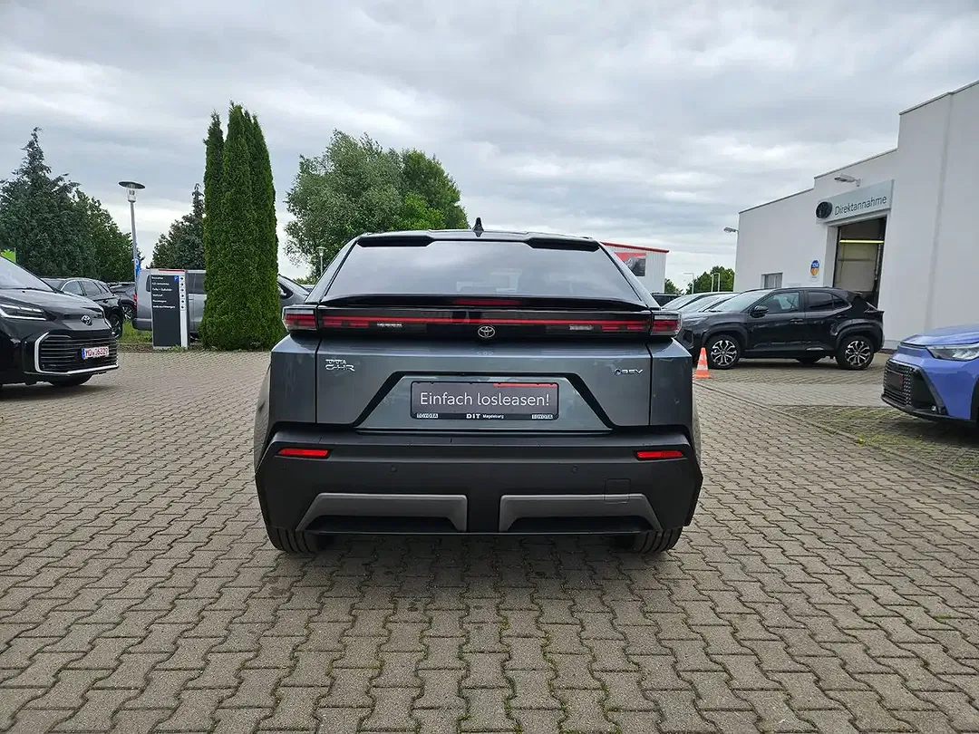 Toyota C-HR - Thumbnail 8