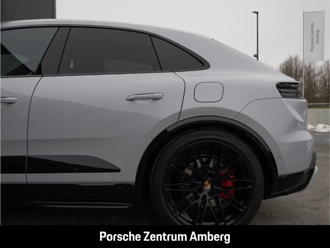 Porsche Macan - Thumbnail 12