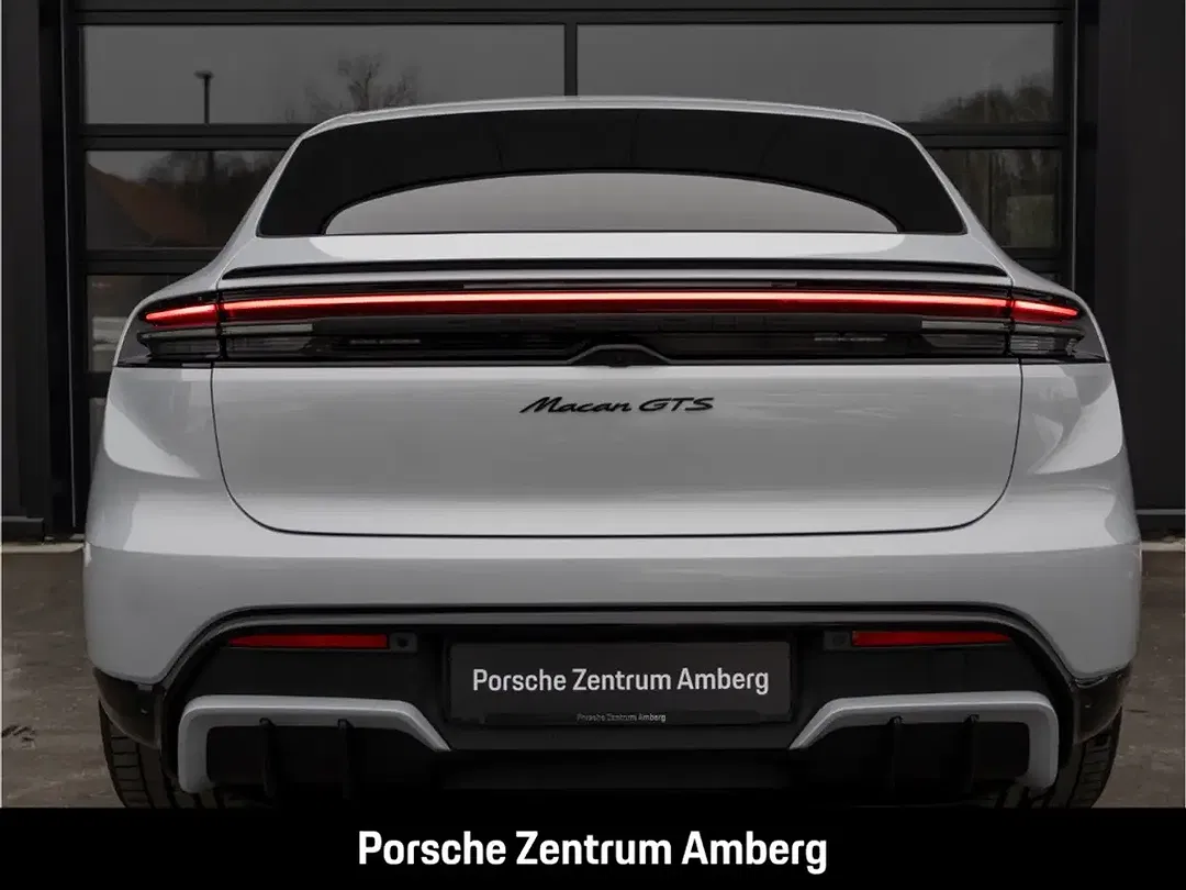 Porsche Macan - Thumbnail 3