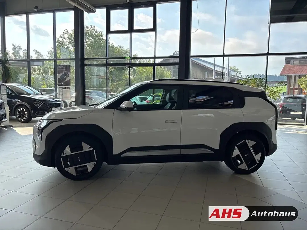 Kia EV3 - Thumbnail 3