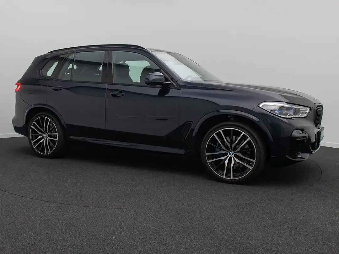 BMW X5 M - Thumbnail 4