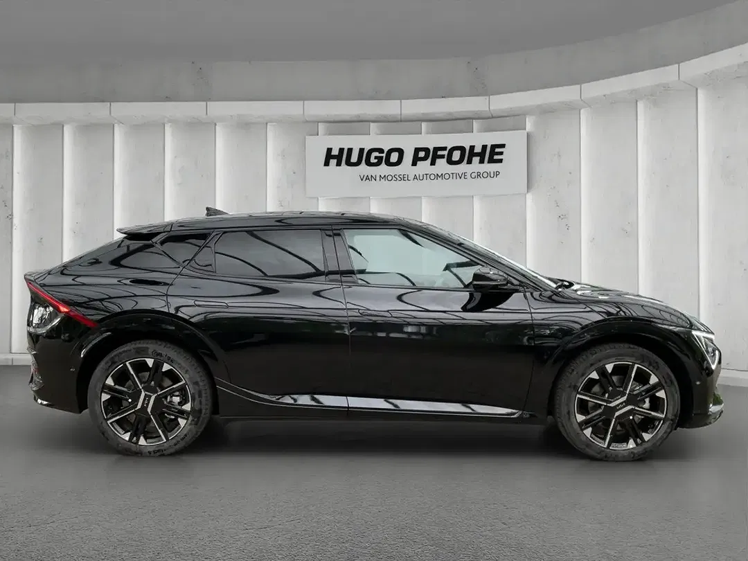 Kia EV6 - Thumbnail 3