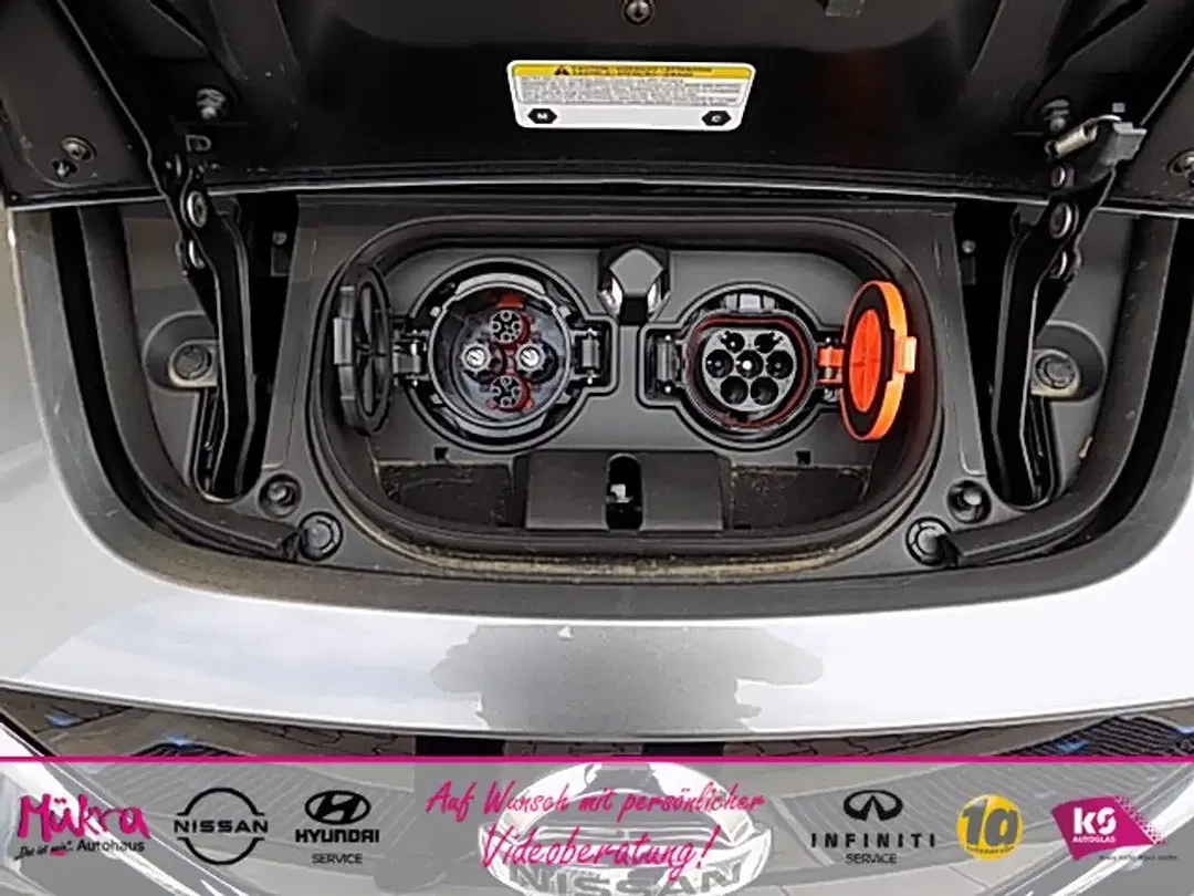 Nissan Leaf - Thumbnail 14