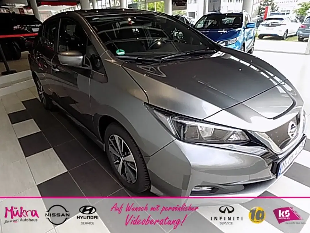 Nissan Leaf - Thumbnail 4