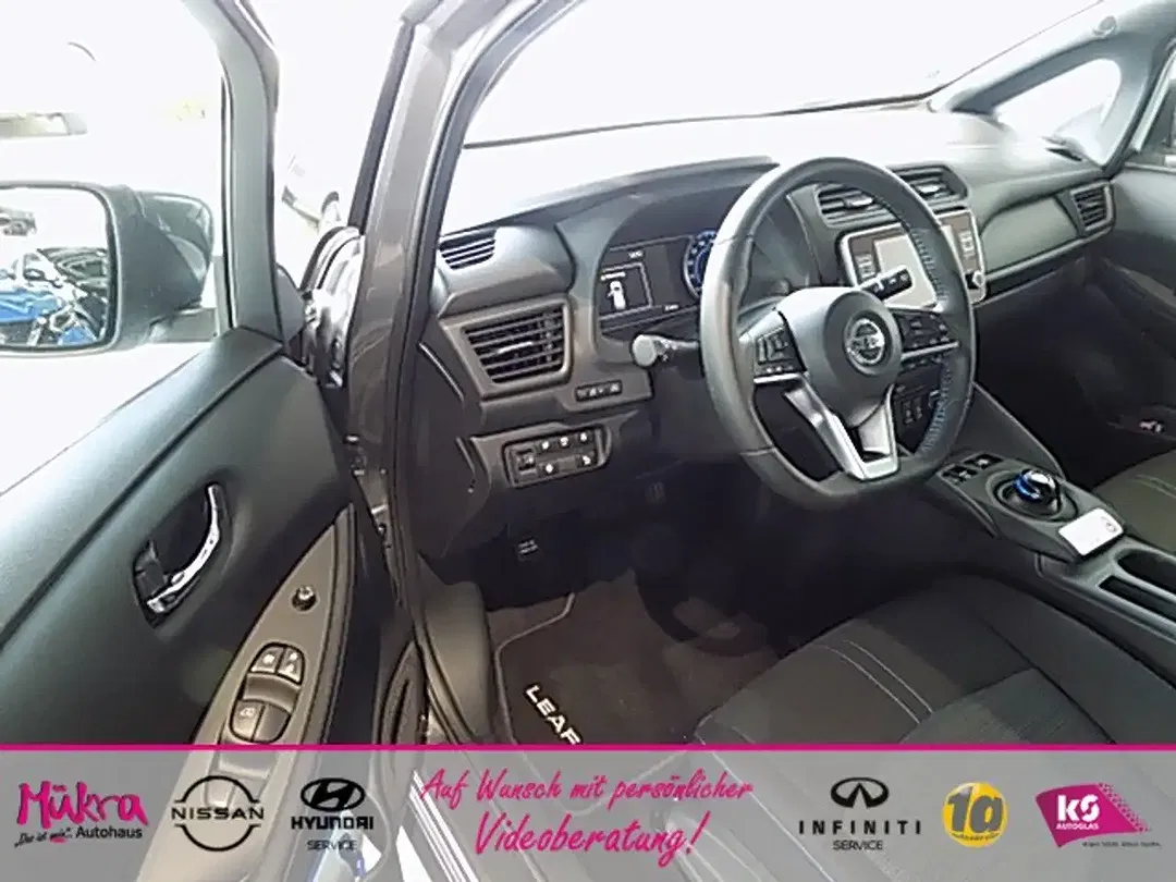 Nissan Leaf - Thumbnail 5
