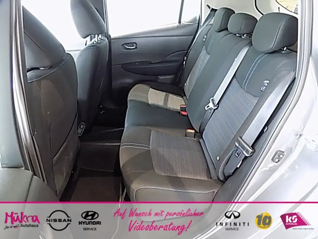 Nissan Leaf - Thumbnail 7