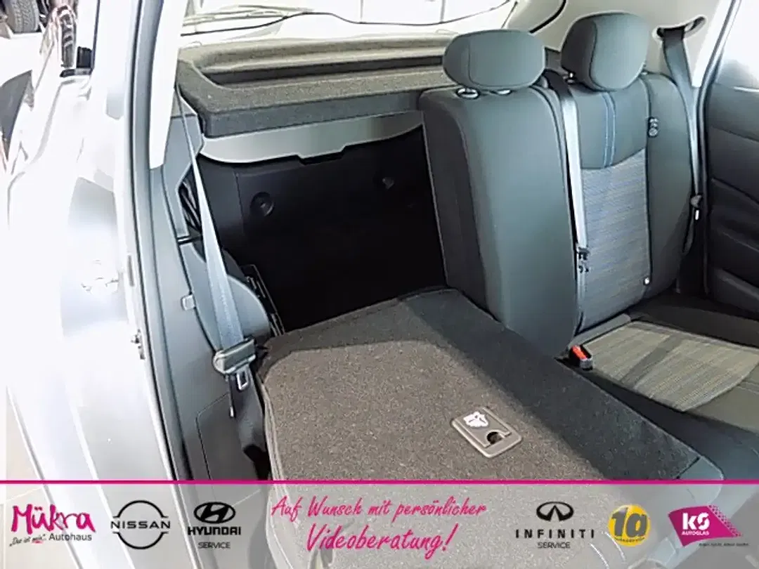 Nissan Leaf - Thumbnail 8
